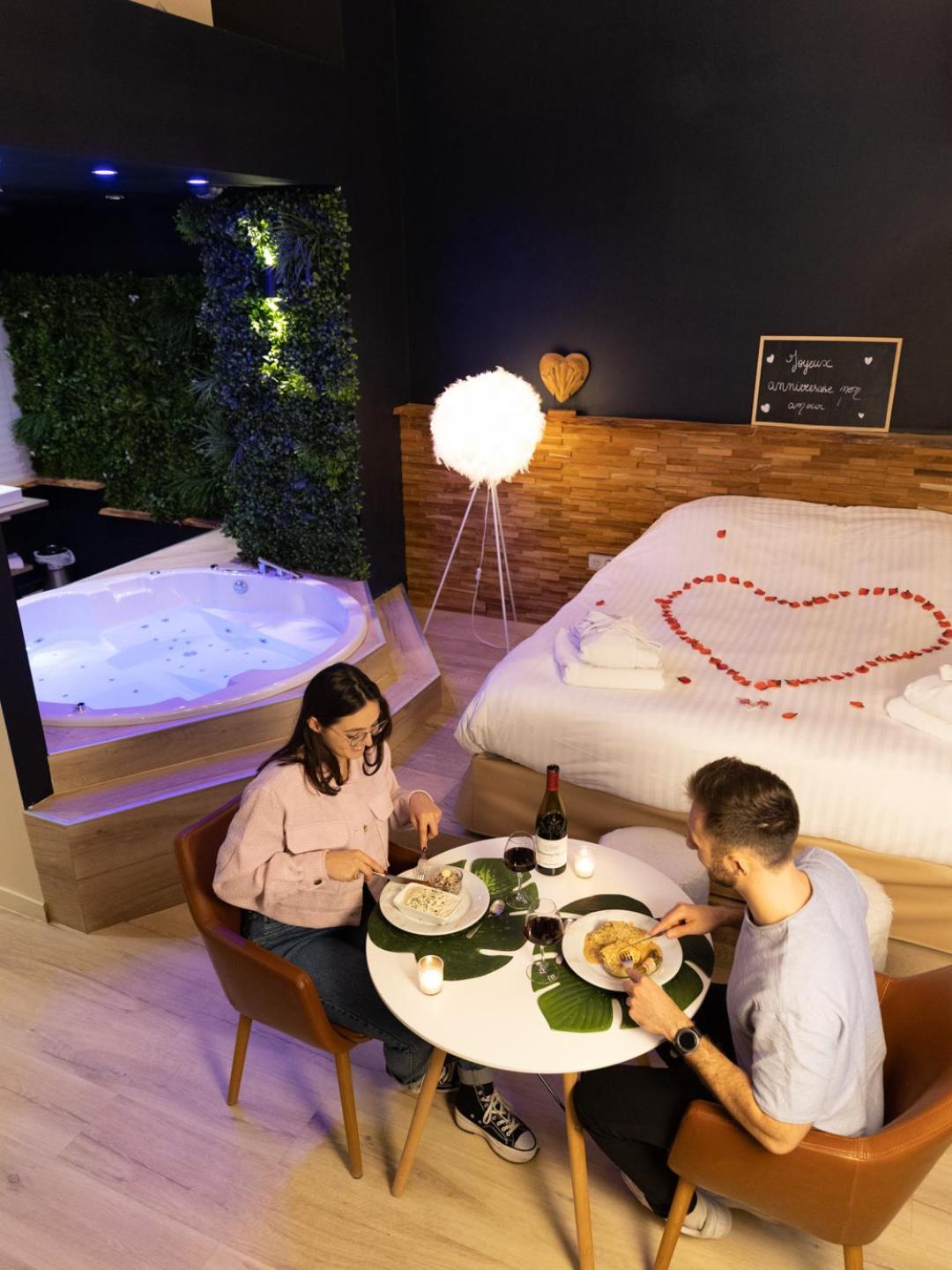 La Parenthese Envoutee Aparthotel อาเมียงส์ ภายนอก รูปภาพ